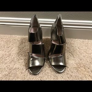 Vince Camuto Gold/Silver Heels